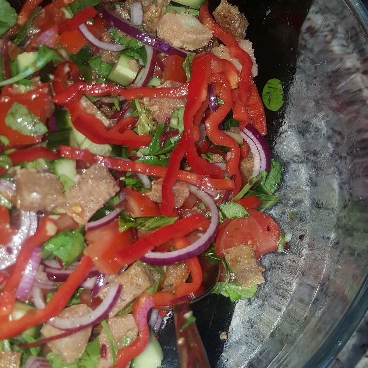Toskanischer Brotsalat