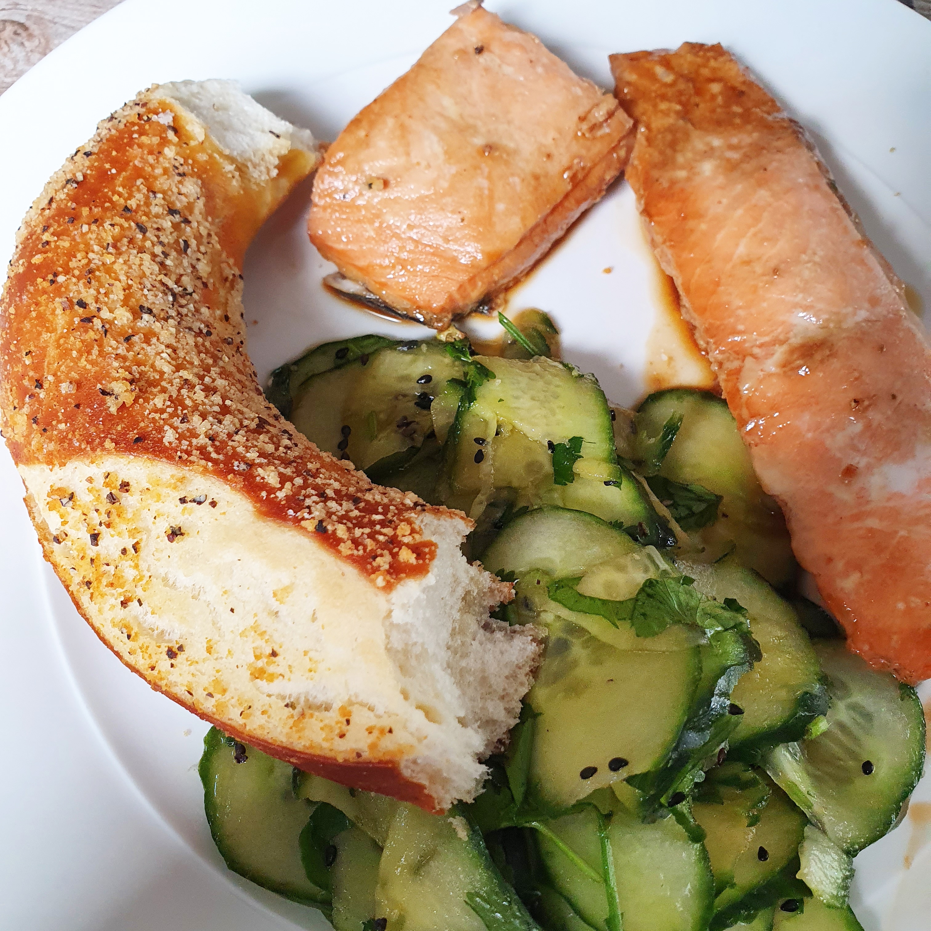 Asiatischer Gurkensalat